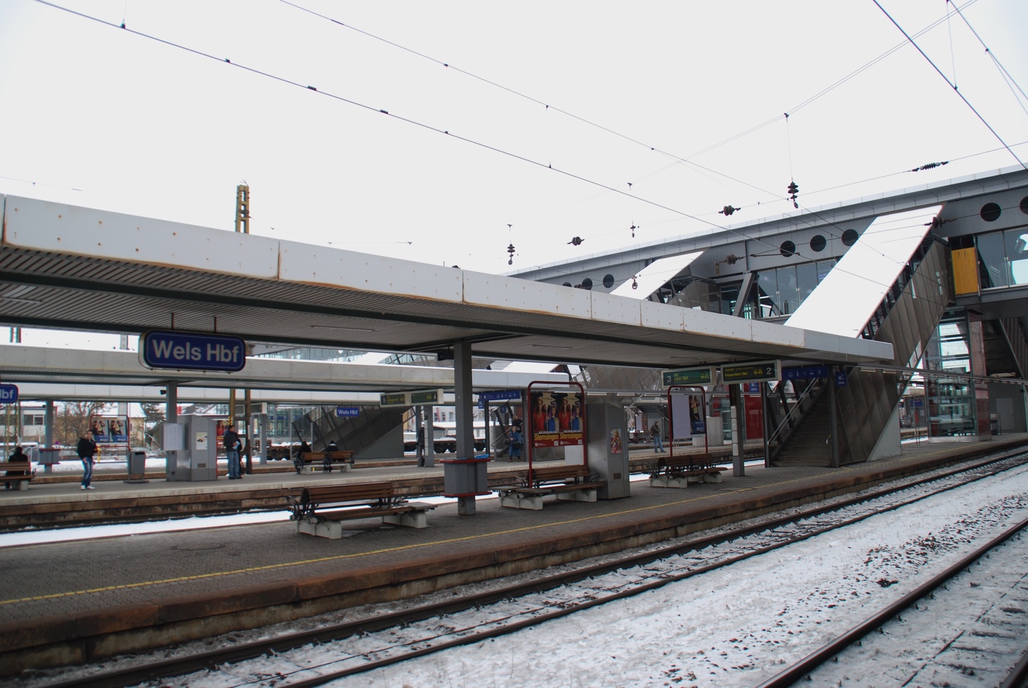 Wels_hbf_bahnsteigewinter