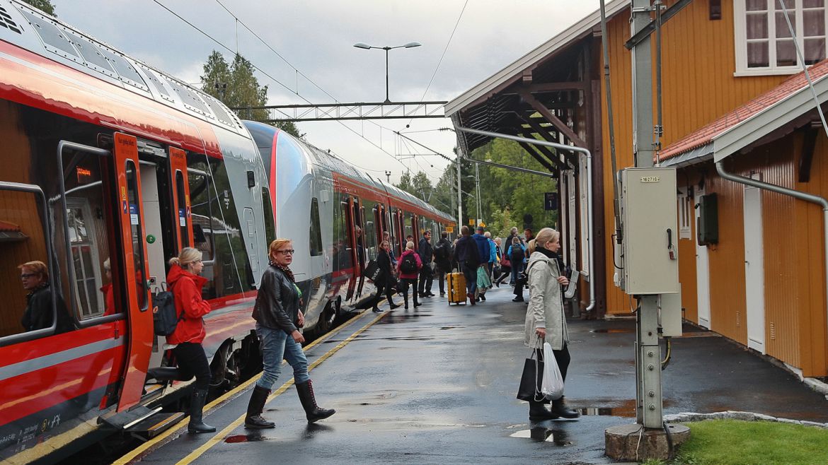 Vikersund_station_platform