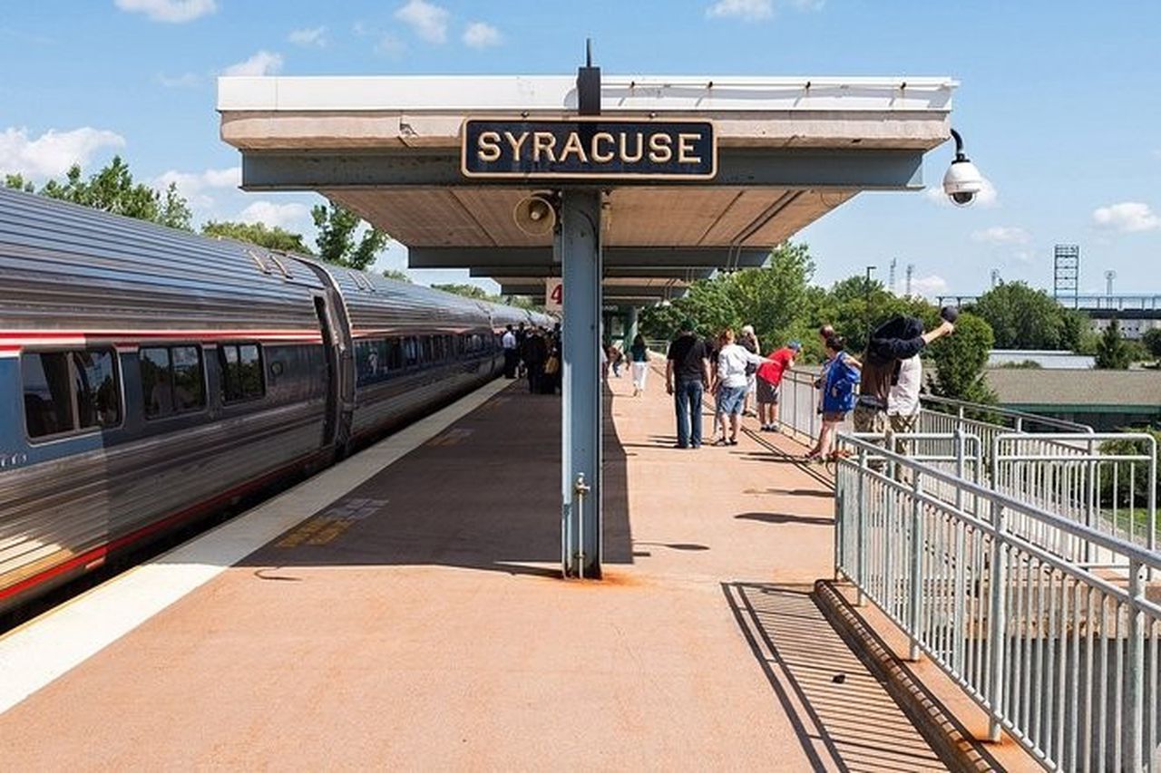 Syracuse Amtrak Train Station_platform