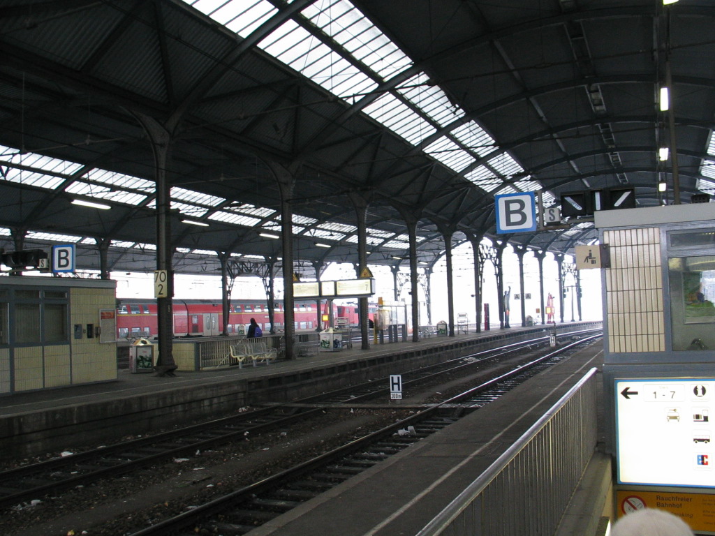 Aachen_hauptbahnhof_platform_7_8