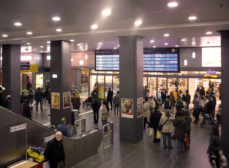 Essen_hauptbahnhof_hall