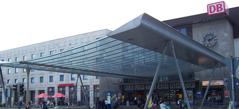 Ulm_hbf_station__outside
