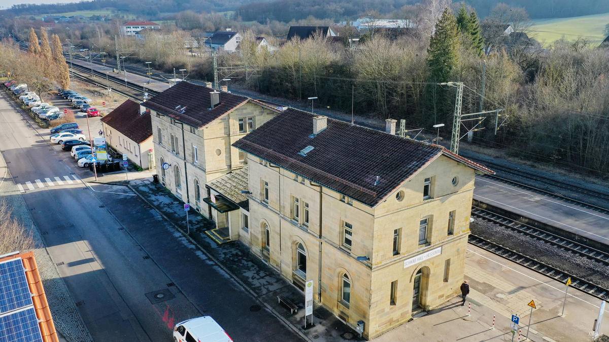 station building photo