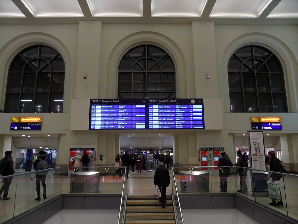 Hannover_hauptbahnhof_concourse