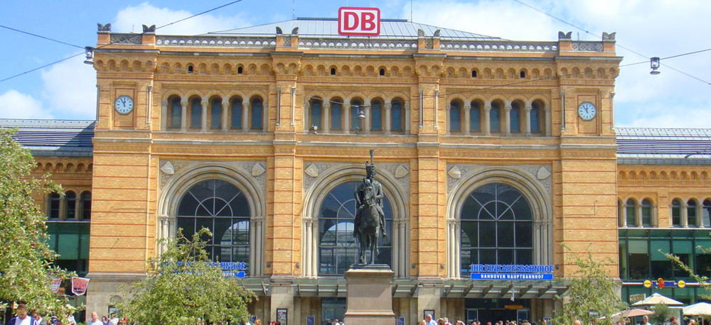 Hannover_hbf_station_outside