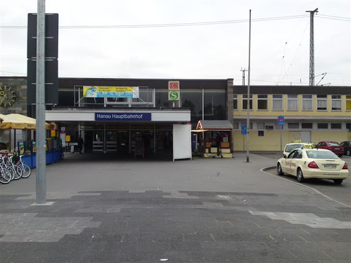 Hanau_hbf_outside