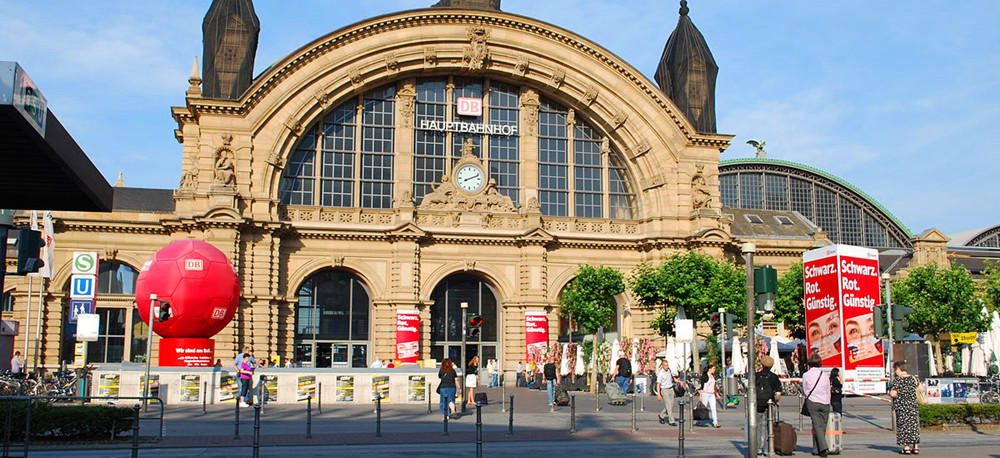 Frankfurt_hbf_station_outside