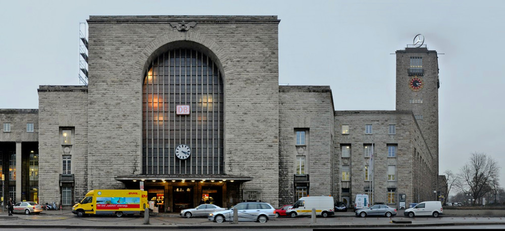 Stuttgart_hbf_station_outside