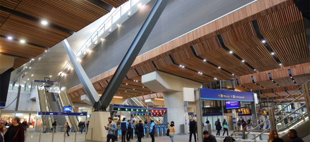 %e8%8b%b1%e9%93%81 London_bridge Inside