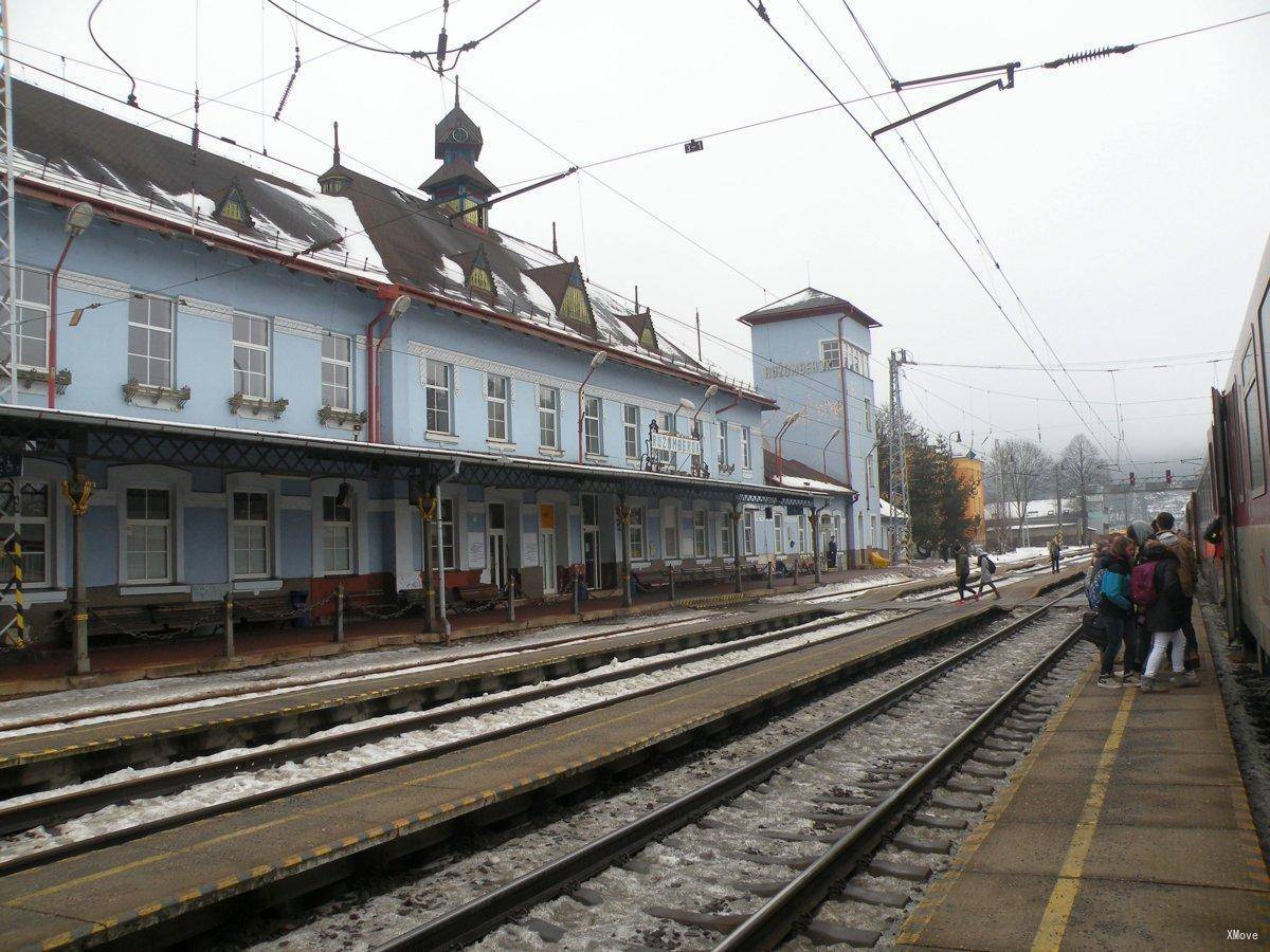 station interior photo