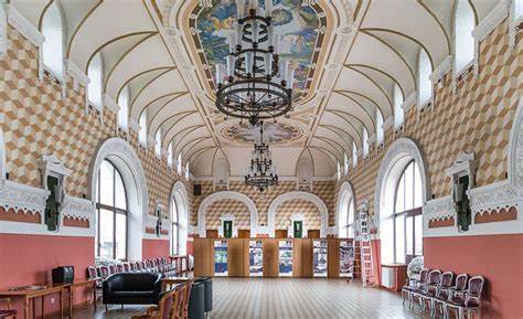 Vladivostok_station_hall