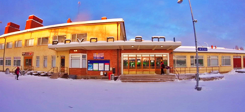 Vr_rovaniemi_station_outside