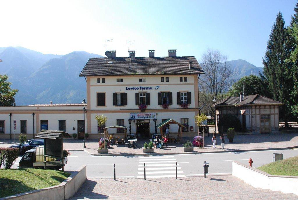 station building photo
