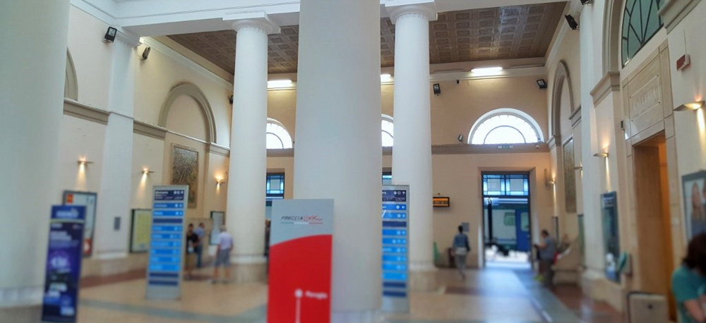 Perugia_station_inside