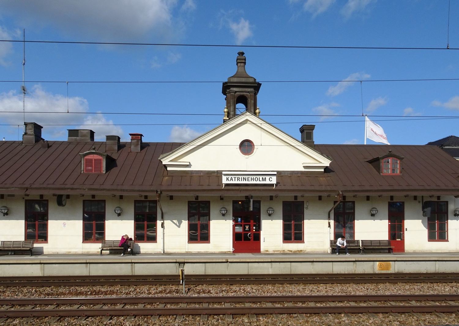 Katrineholm_ja%cc%88rnva%cc%88gsstation