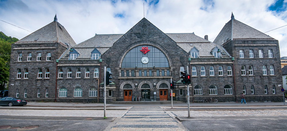 Nsb_bergen_station_outside