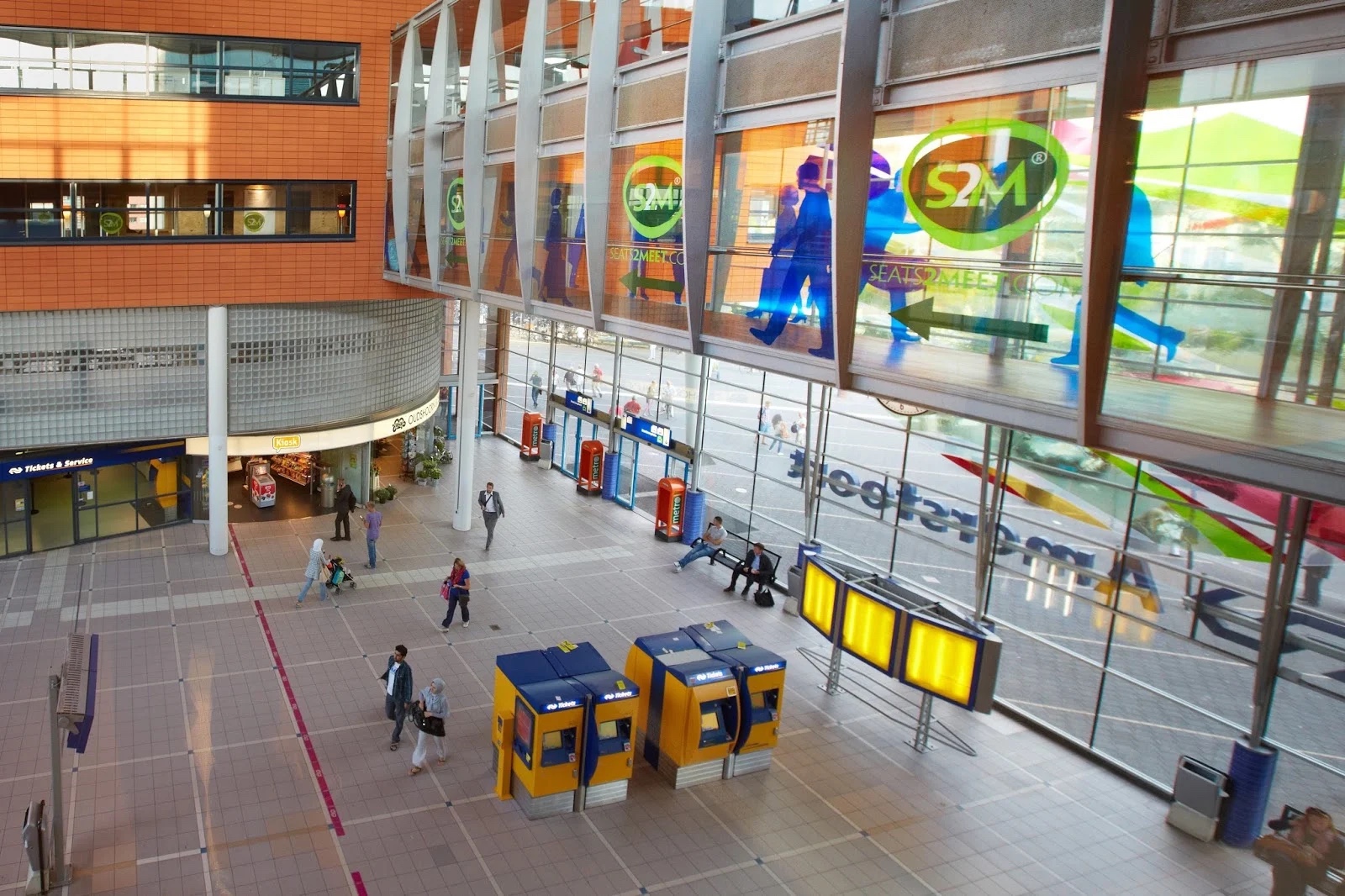 Amersfoort_station_entrance