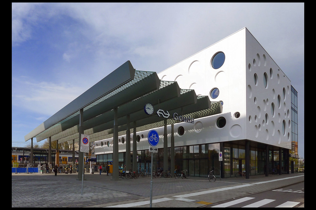 Gouda_station_entrance
