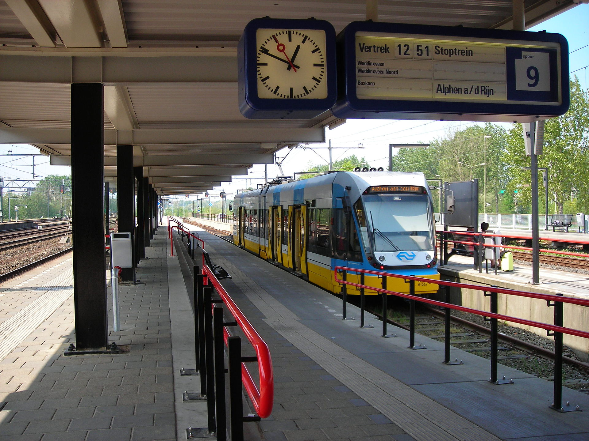 Gouda_station_platform