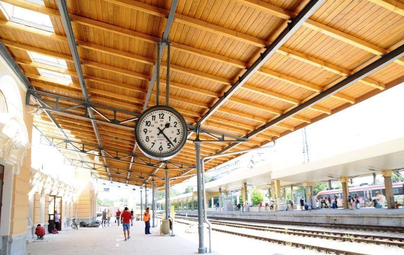 station interior photo