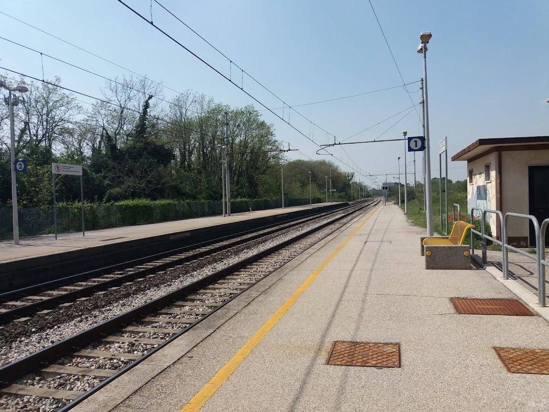 station interior photo