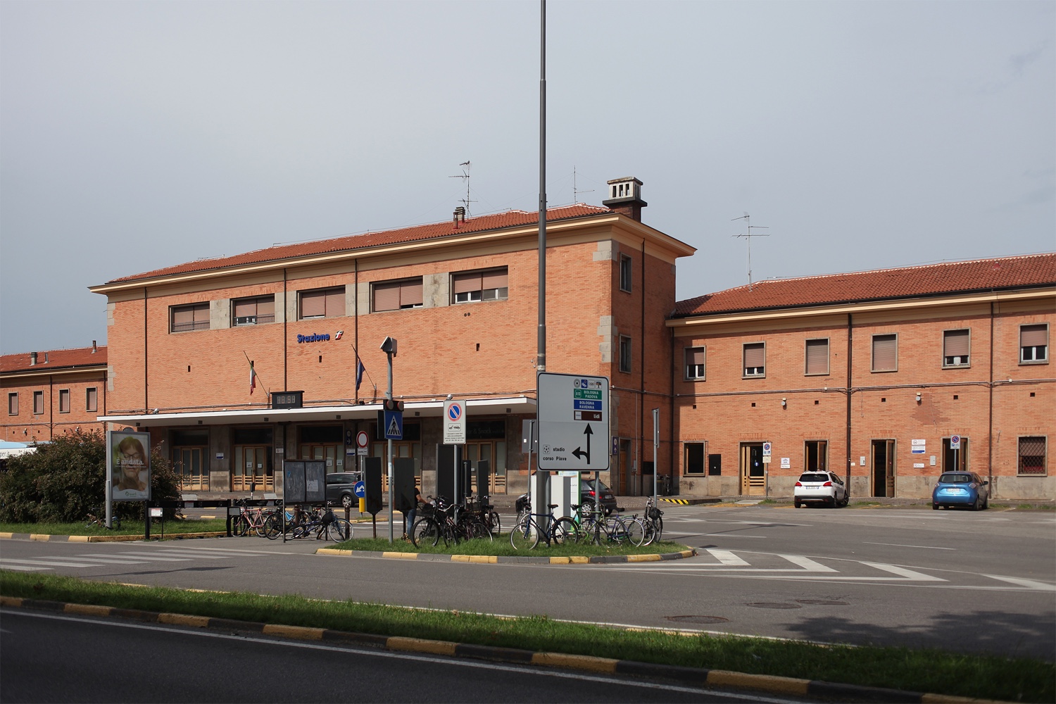 Ferrara_station