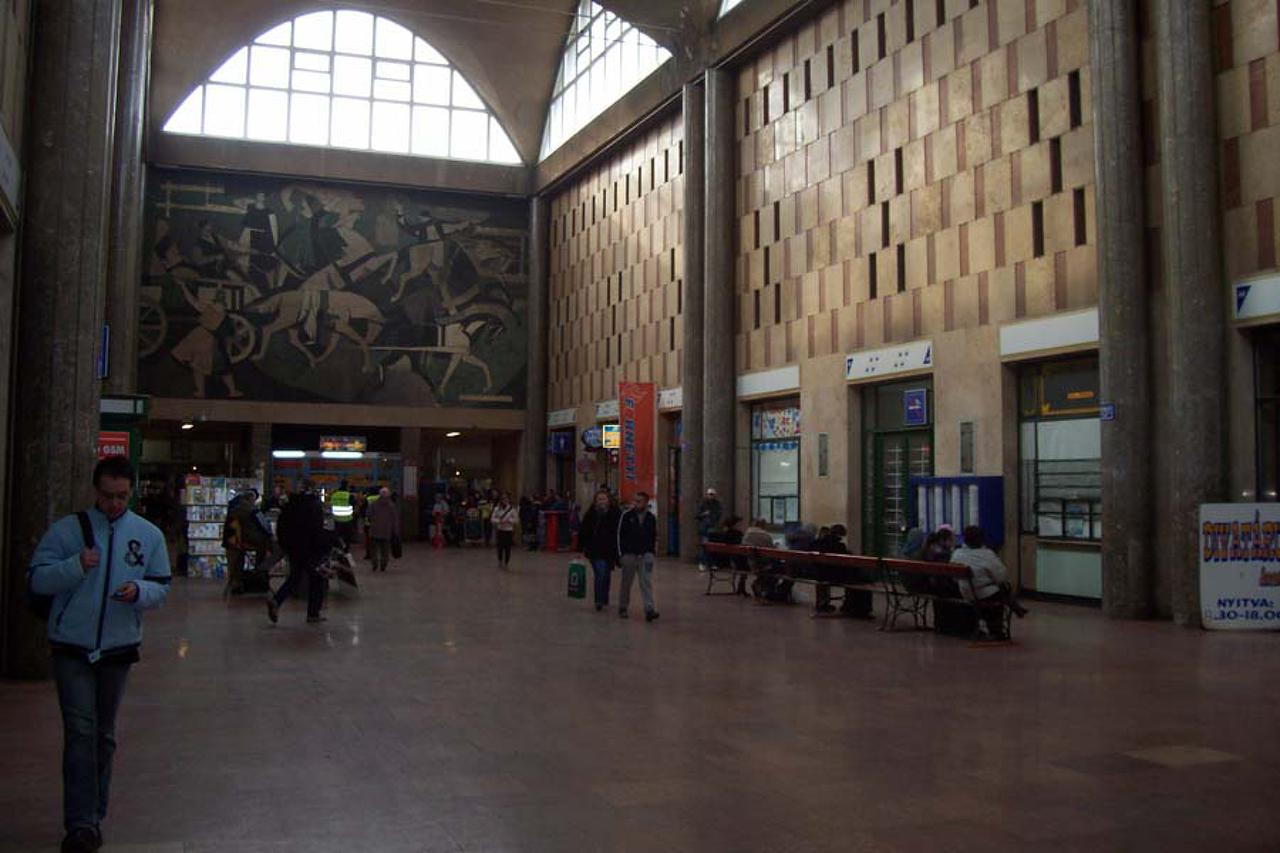 Debrecen Train Station_hall