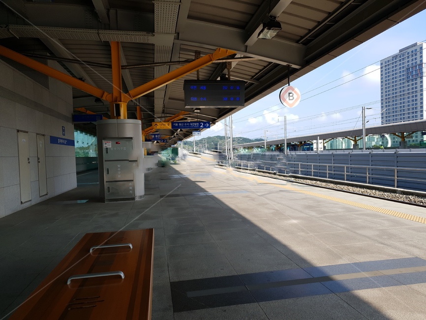 Gimcheon_gumi_station_platform_2