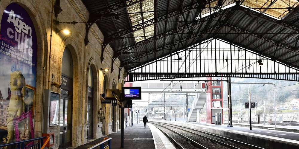 Agen_gare_platform_2