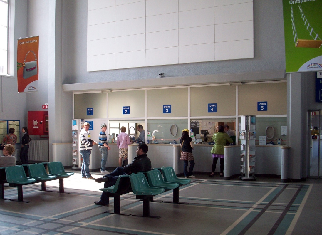 Kortrijk_station_ticketing