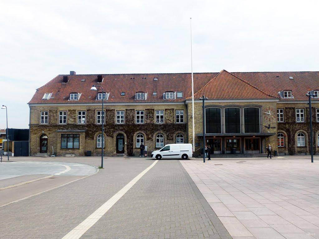 station building photo
