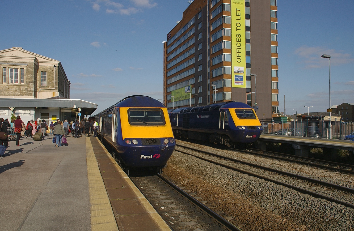 Swindon_station_platforms