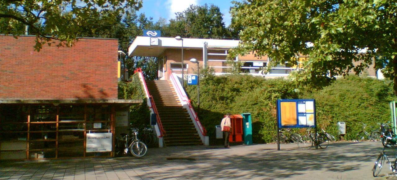 station building photo