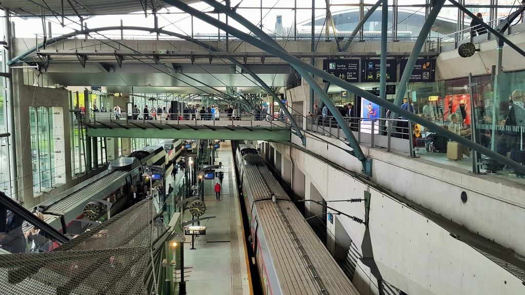Lille_europe_gare_eurostar_concourse