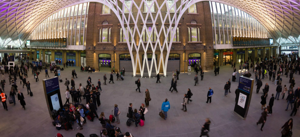 Yingtie _london_king_s_cross_station_inside