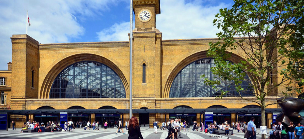 Yingtie _london_king_s_cross_station_outside