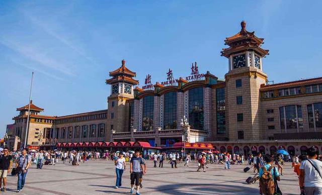 Beijing_station_outside