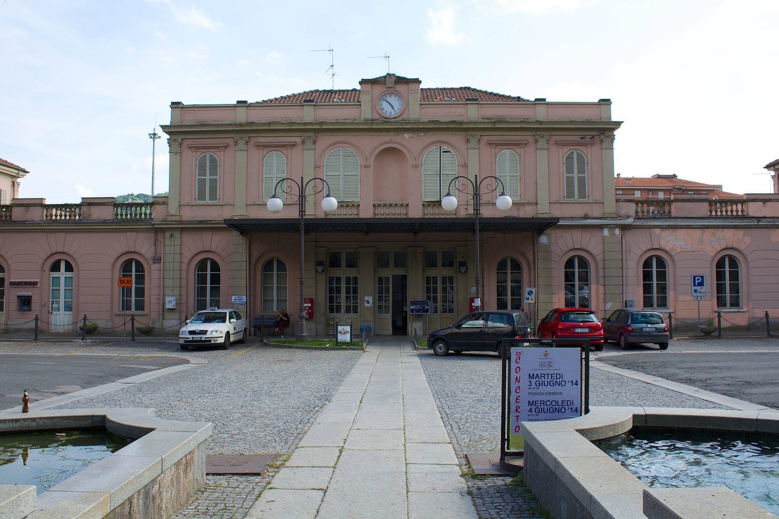 station building photo