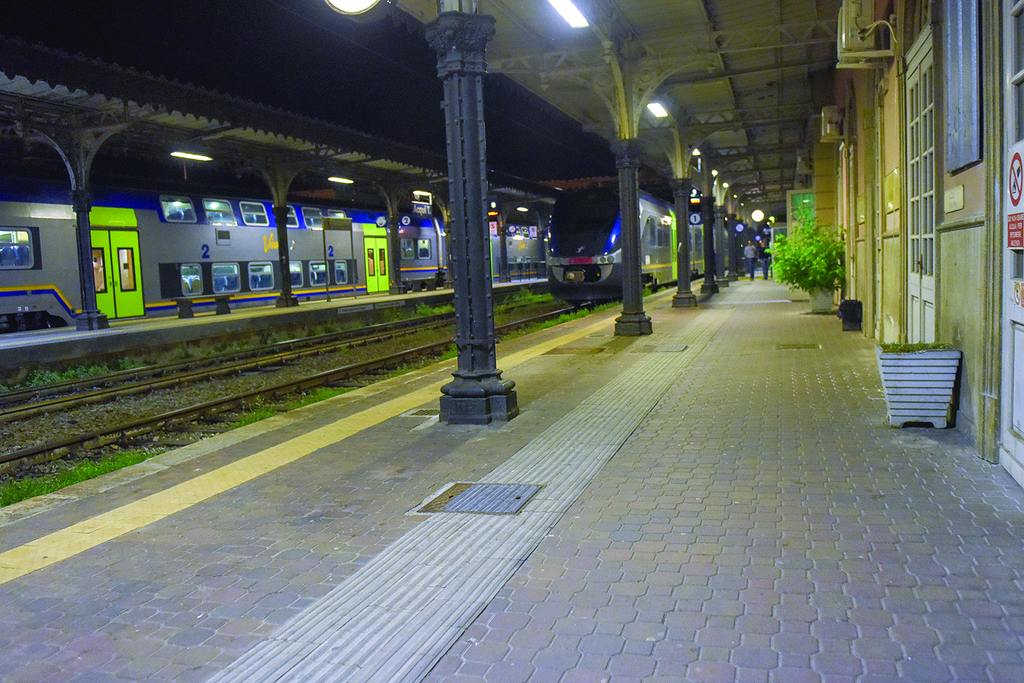 Acqui_terme_station_platform_1
