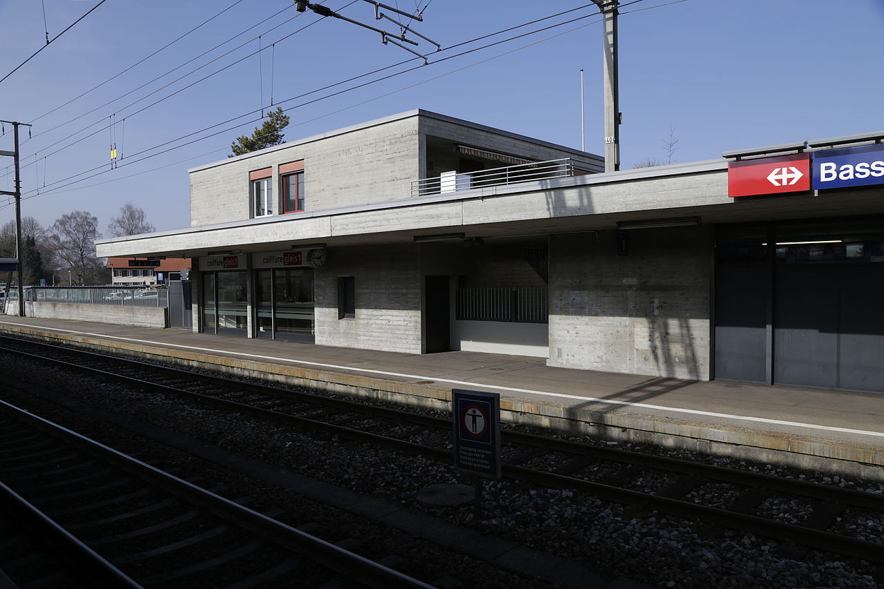 Bassersdorf Bahnhof_platform_1
