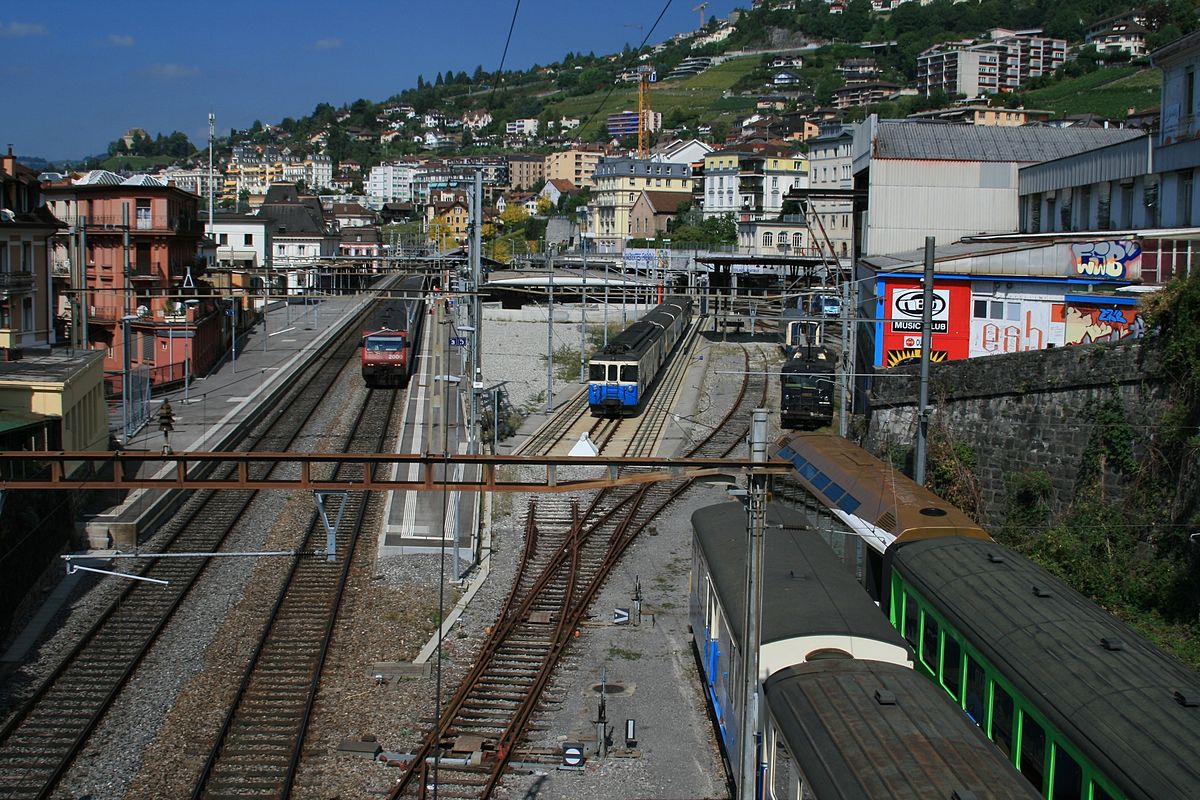 Montreux_train_station_platform