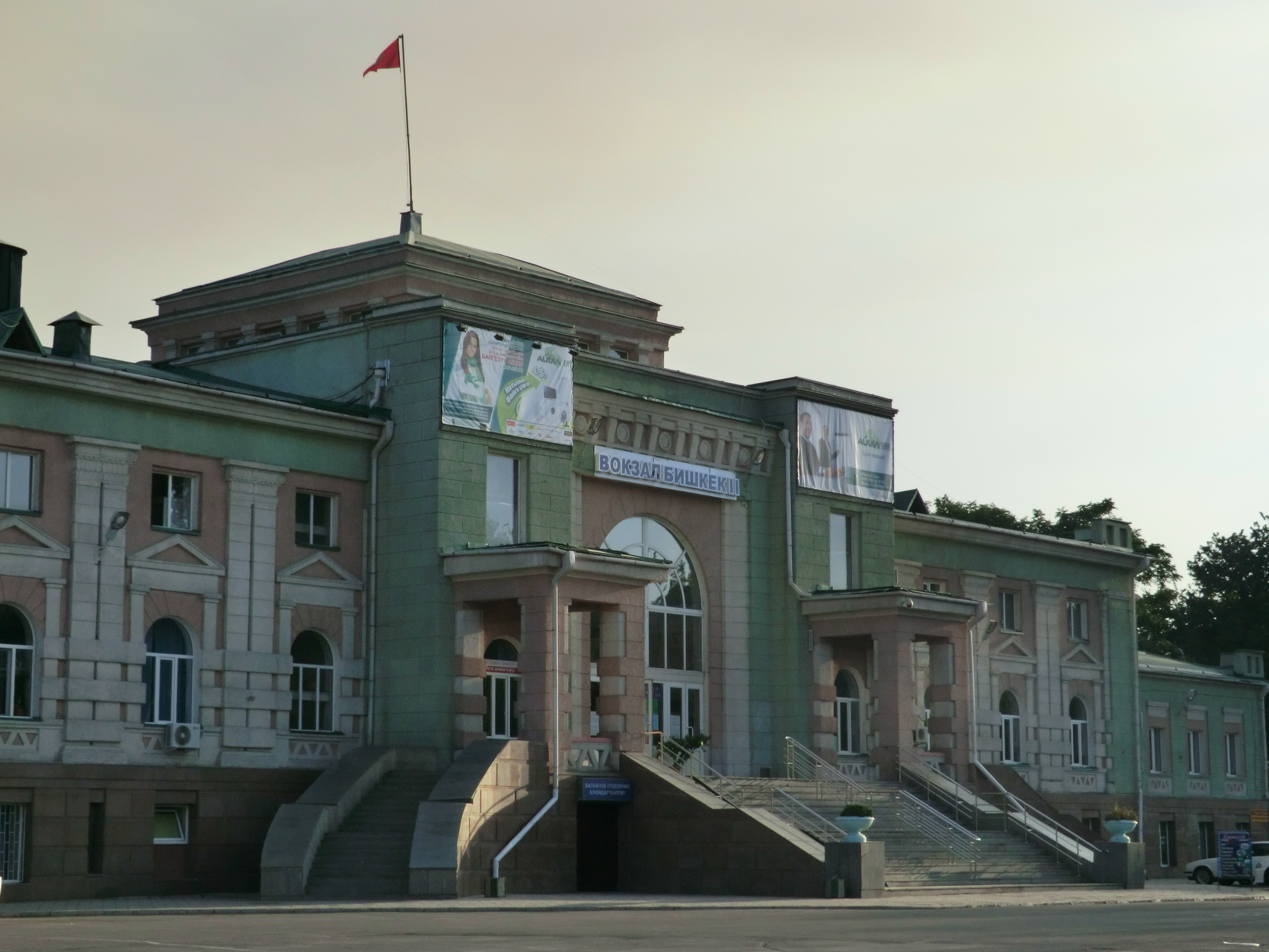 Bishkek_railway_station