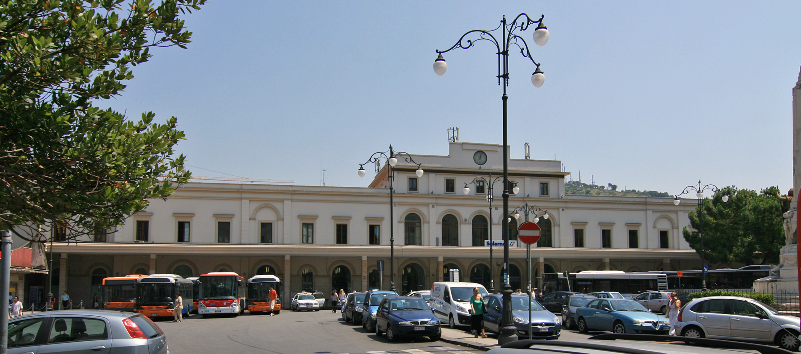 Salerno_railway_station