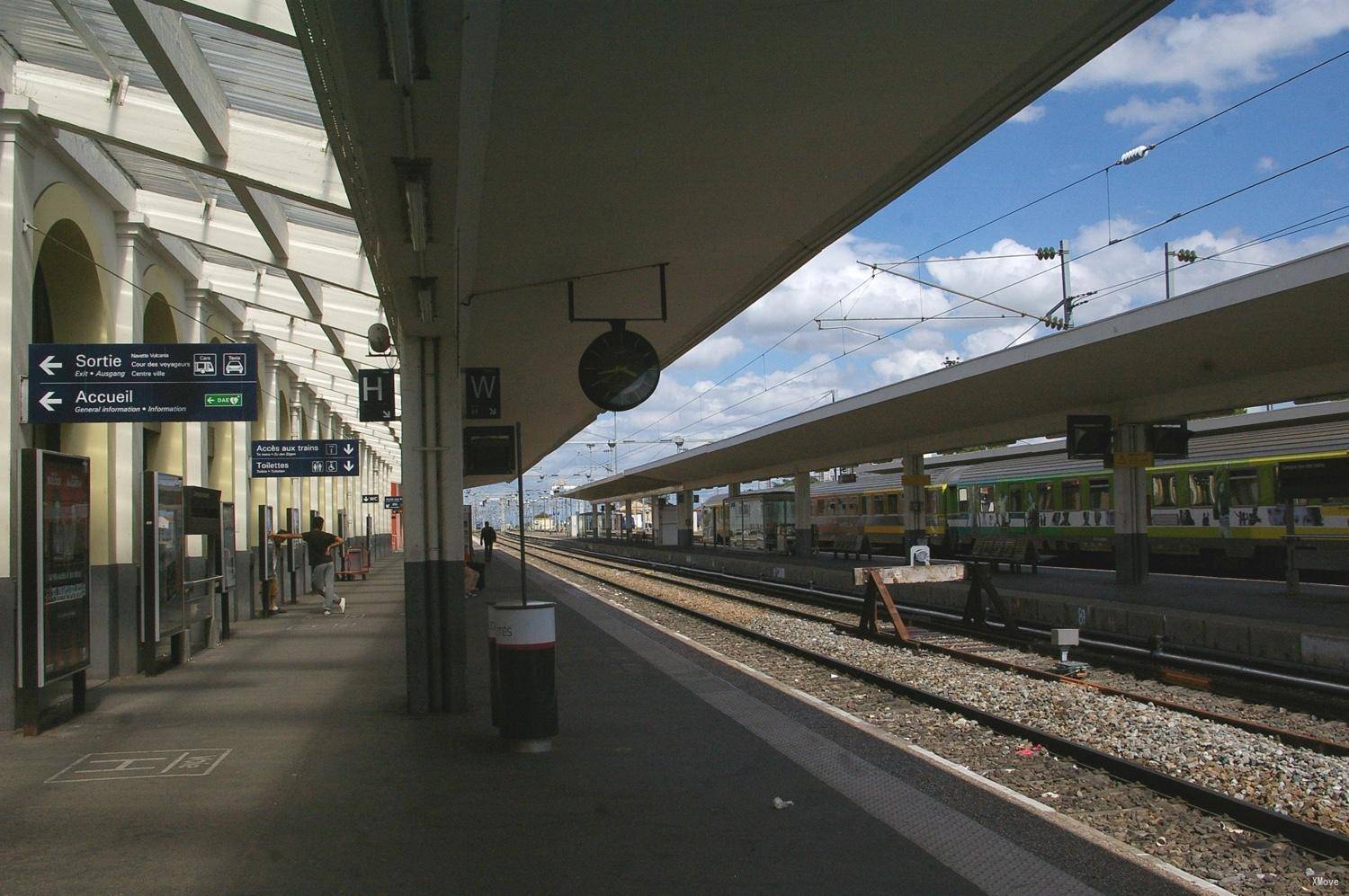 station interior photo