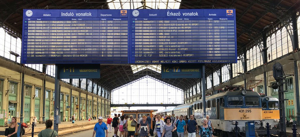 Budapest Nyugati_station_inside