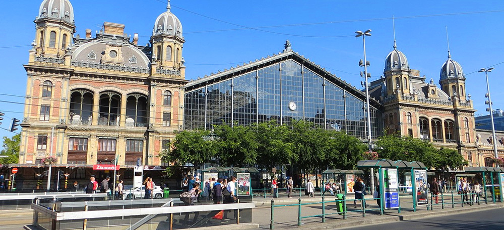 Budapest Nyugati_station_outside