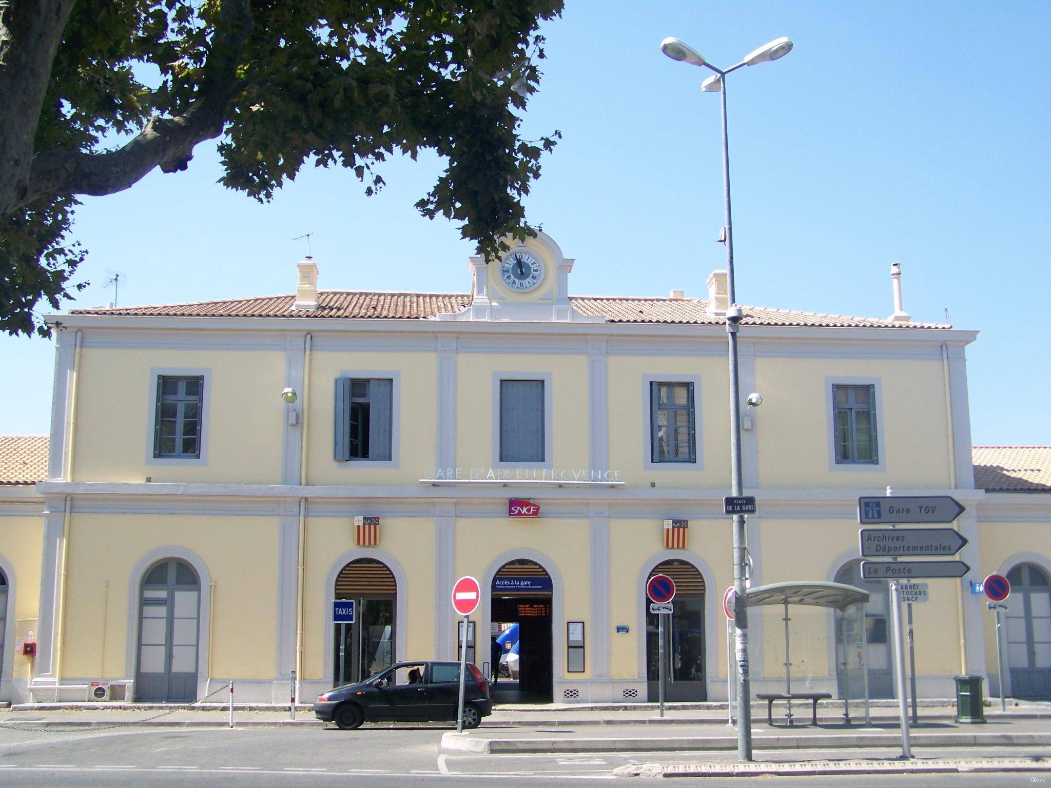 station building photo