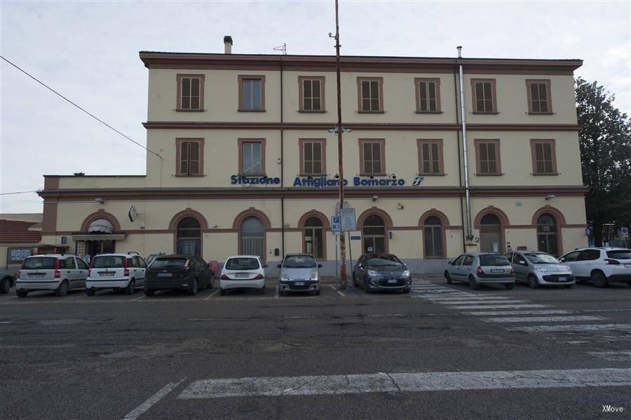 station building photo