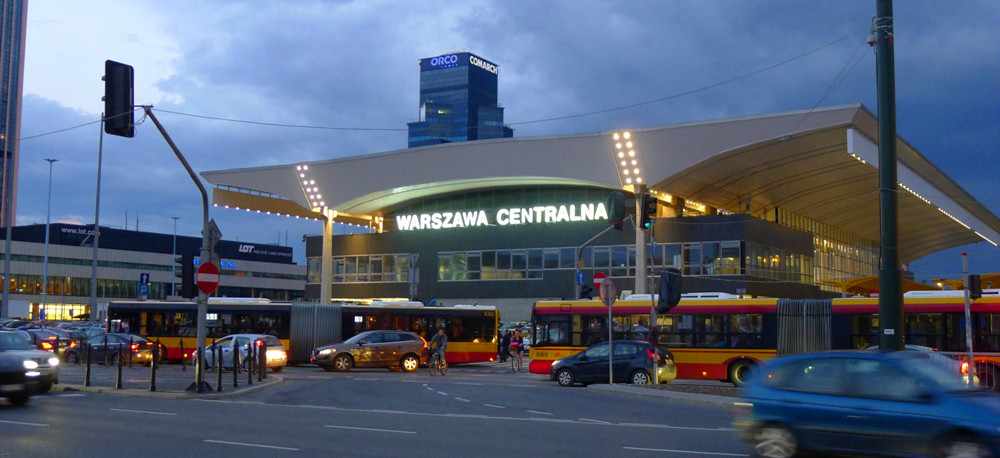 Warszawa_centralna_station_outside