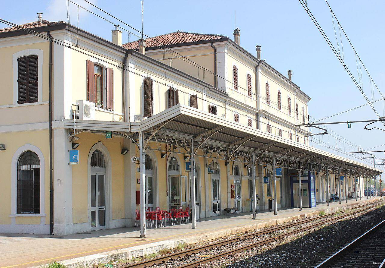 station interior photo